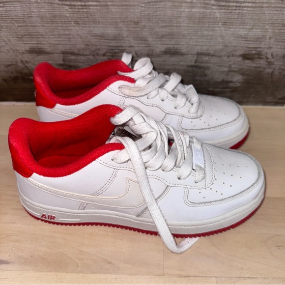 Nike Air Force 1 Low University Red - Picture 1 of 8